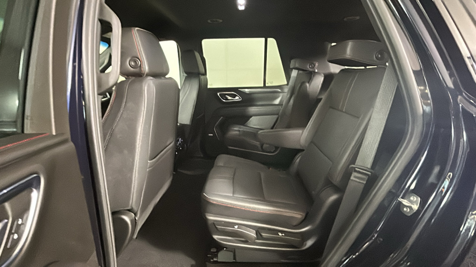 Used 2023 Chevrolet Tahoe RST w/ RST Performance Edition AWD/4WD image 32
