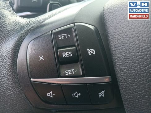 Used 2020 Ford Explorer XLT w/ Equipment Group 202A AWD/4WD image 4