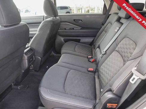 Used 2024 Nissan Pathfinder SV FWD image 13