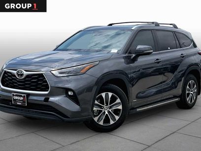 Used 2025 Toyota Highlander XLE