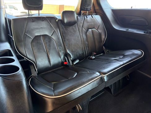 Used 2025 Chrysler Pacifica Limited FWD image 35