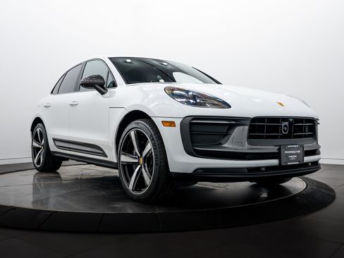 Certified 2026 Porsche Macan Turbo AWD/4WD image 9