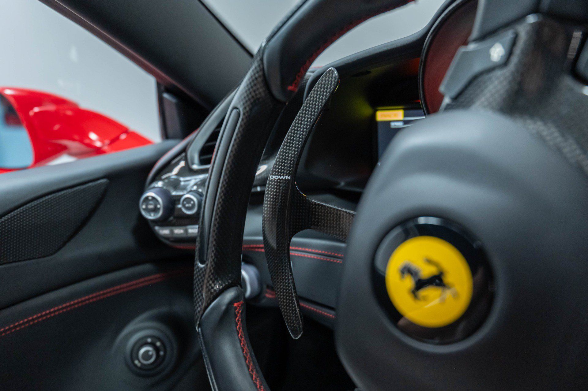 Used 2018 Ferrari 488 GTB RWD image 35