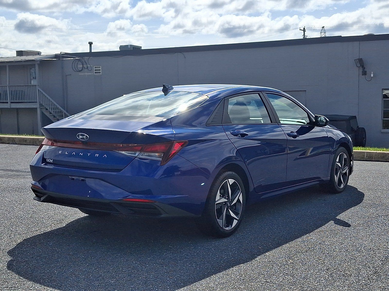 Used 2023 Hyundai Elantra SEL w/ Convenience Package FWD image 5