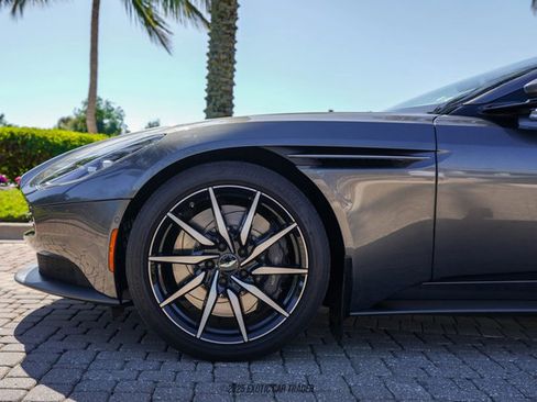 Used 2020 Aston Martin DB11 Volante image 4
