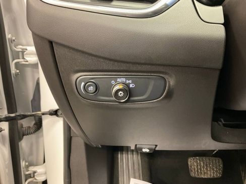 Used 2024 Chevrolet Equinox LT image 21