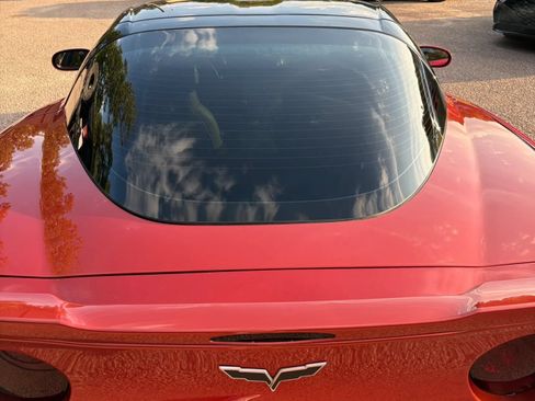 Used 2006 Chevrolet Corvette Coupe w/ Preferred Equipment Group RWD image 6