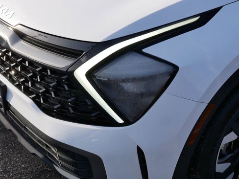 Certified 2023 Kia Sportage X-Line image 16