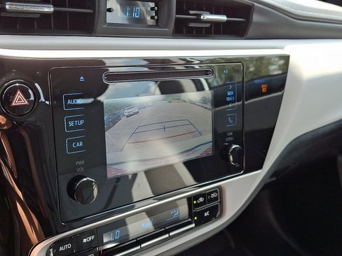 Used 2019 Toyota Corolla LE image 24