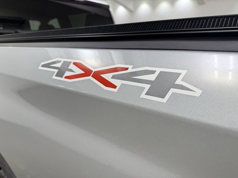 Used 2023 Chevrolet Silverado 1500 LT image 9