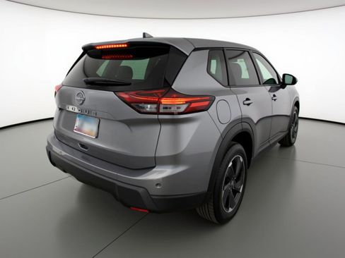 Used 2025 Nissan Rogue SV FWD image 9