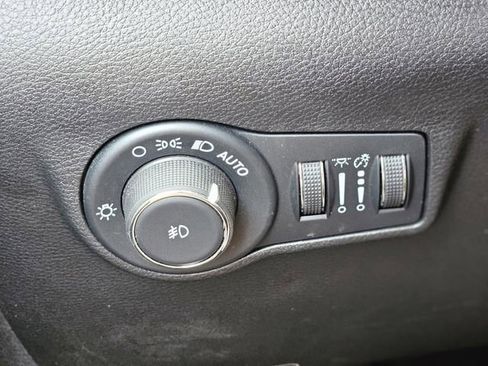 Used 2025 Jeep Compass Latitude AWD/4WD image 20