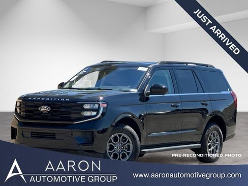 Used 2025 Ford Expedition Active AWD/4WD image 1