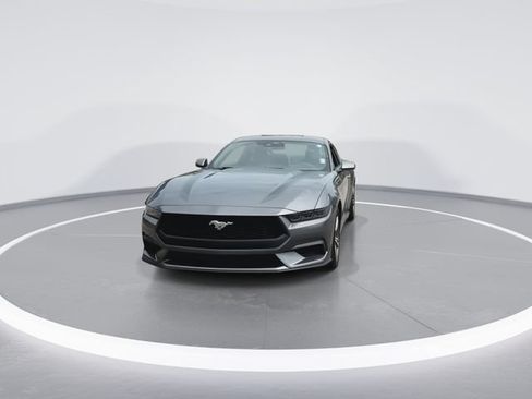 Used 2025 Ford Mustang Coupe RWD image 4