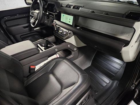 Used 2024 Land Rover Defender 110 S image 20