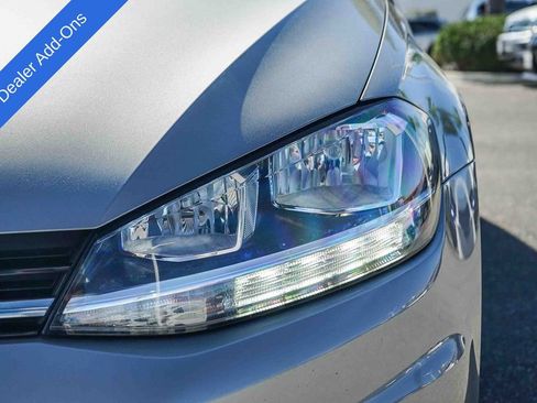 Used 2019 Volkswagen Golf S image 10