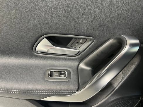 Used 2025 Mercedes-Benz CLA 250 4MATIC image 24