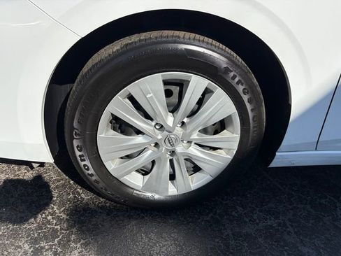 Used 2024 Nissan Sentra S image 3