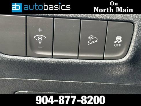 Used 2023 Hyundai Kona SE AWD/4WD image 26