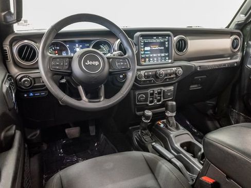 Used 2023 Jeep Wrangler Unlimited w/ Cold Weather Group AWD/4WD image 7