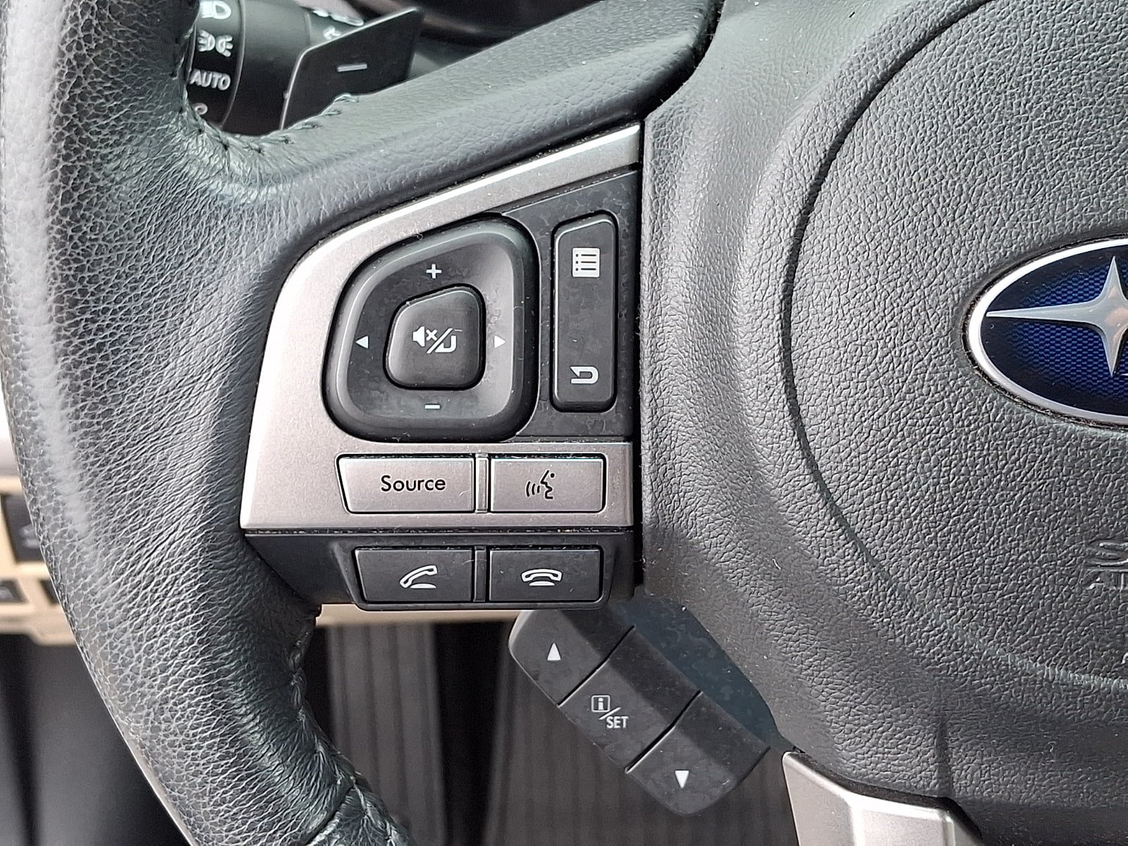 Used 2017 Subaru Outback 2.5i Limited AWD/4WD image 21