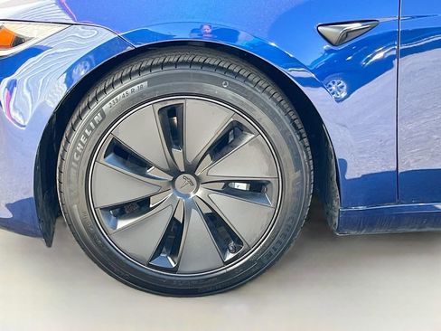 Used 2025 Tesla Model 3 Long Range RWD image 32