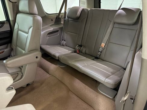 Used 2015 Chevrolet Suburban LTZ RWD image 26