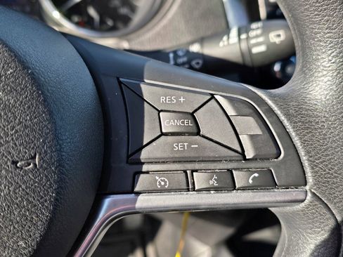 Used 2021 Nissan Rogue Sport S image 21