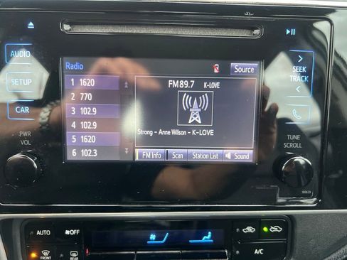 Used 2017 Toyota Corolla SE FWD image 51