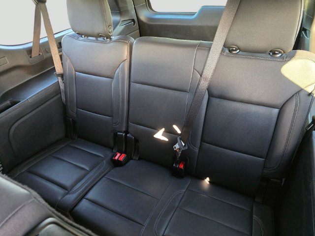 Used 2025 Chevrolet Suburban Z71 AWD/4WD image 20