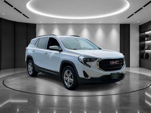 Used 2020 GMC Terrain SLE w/ Driver Convenience Package AWD/4WD image 3