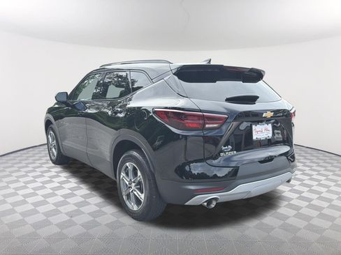 Certified 2023 Chevrolet Blazer LT w/ Convenience Package FWD image 3