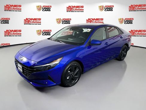 Certified 2023 Hyundai Elantra SEL w/ Cargo Package FWD image 12