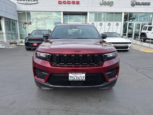 Certified 2023 Jeep Grand Cherokee Altitude RWD image 2