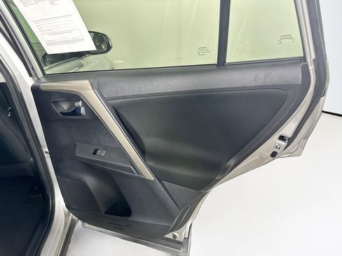 Used 2015 Toyota RAV4 XLE image 28