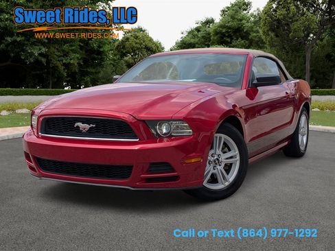 Used 2013 Ford Mustang Convertible RWD image 4