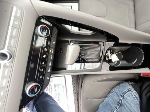 Used 2025 Hyundai Elantra SEL image 20