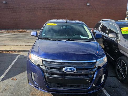 Used 2011 Ford Edge Sport w/ Driver Entry Pkg image 2