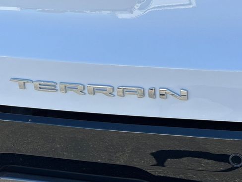 New 2026 GMC Terrain AT4 w/ Technology Package II AWD/4WD image 7