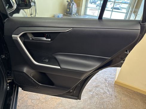 Used 2023 Toyota RAV4 XLE Premium image 19
