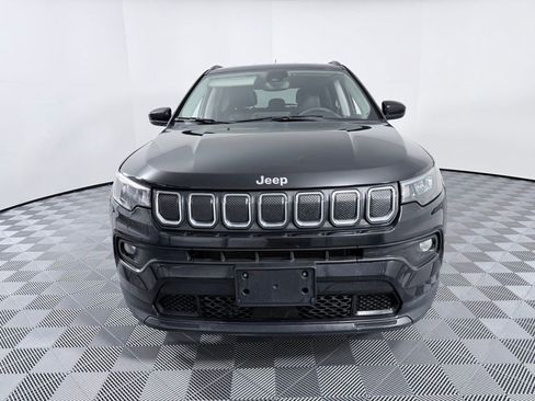 Used 2022 Jeep Compass Latitude image 3