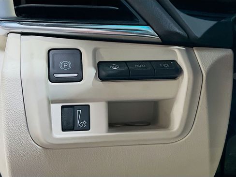 Used 2025 Cadillac CT4 Premium Luxury RWD image 10