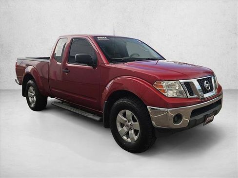 Used 2011 Nissan Frontier SV AWD/4WD image 3