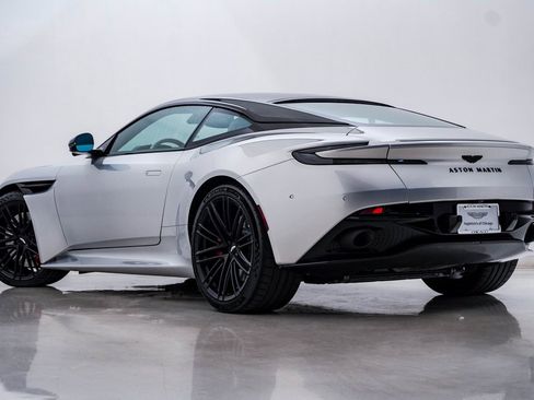 Used 2024 Aston Martin DB12 Coupe image 8
