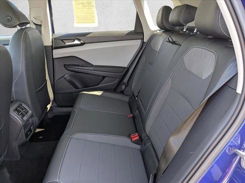 Used 2023 Volkswagen Taos SE w/ Panoramic Sunroof Package image 21