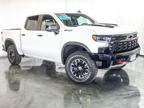 Certified 2022 Chevrolet Silverado 1500 ZR2 w/ Technology Package AWD/4WD image 2