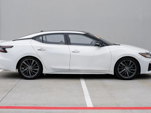 Used 2020 Nissan Maxima Platinum w/ Reserve Package FWD image 3