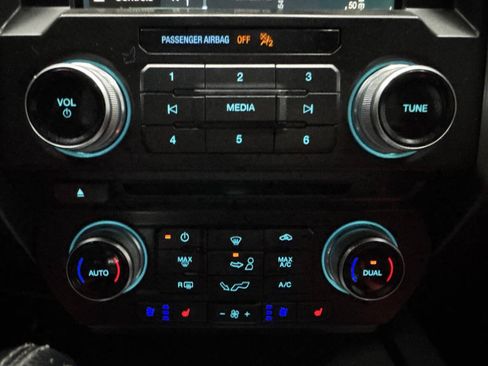 Used 2018 Ford F150 Lariat w/ Equipment Group 502A Luxury AWD/4WD image 24