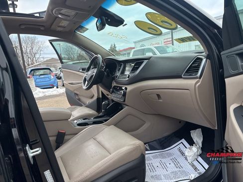 Used 2016 Hyundai Tucson Limited w/ Option Group 03 image 30