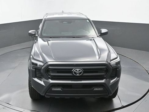 Used 2025 Toyota Tacoma SR5 AWD/4WD image 14